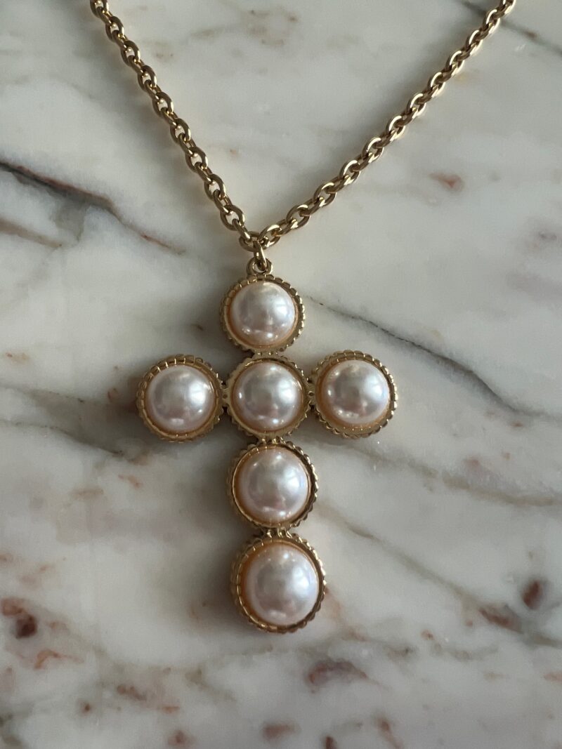 Collar cruz perlas - Imagen 3