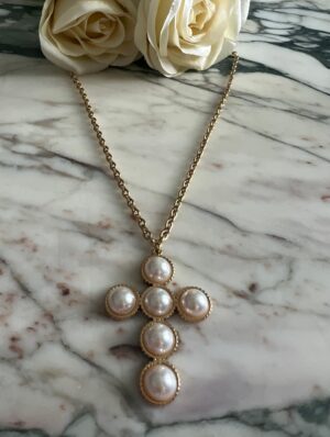 Collar cruz perlas